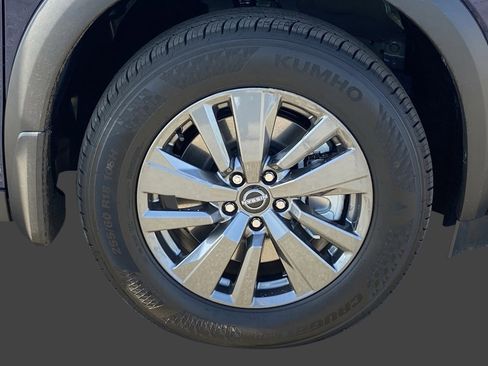 New 2025 Nissan Pathfinder SV image 8