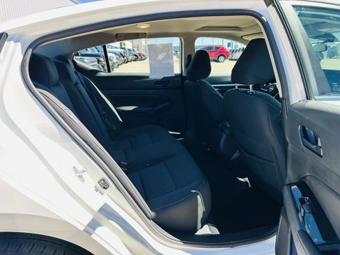 Used 2023 Nissan Altima 2.5 SV w/ SV Premium Package AWD/4WD image 30