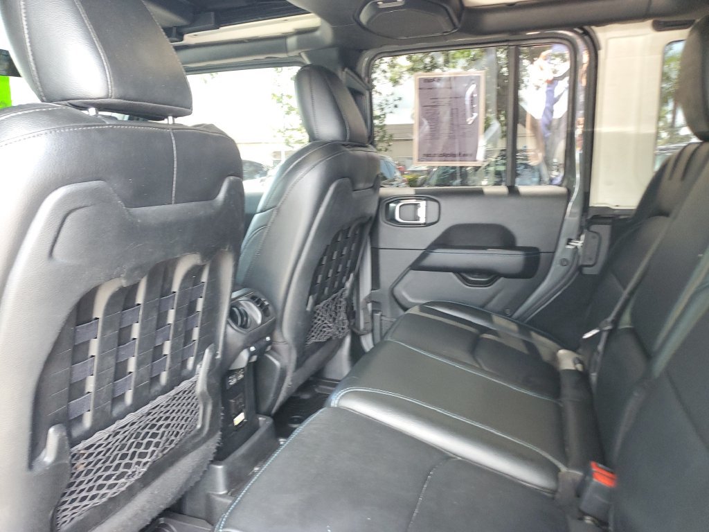 Used 2022 Jeep Wrangler Unlimited Rubicon 4xe AWD/4WD image 17