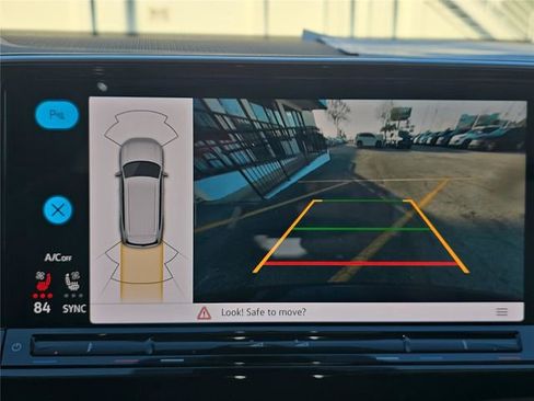 New 2026 Volkswagen Atlas SE image 18