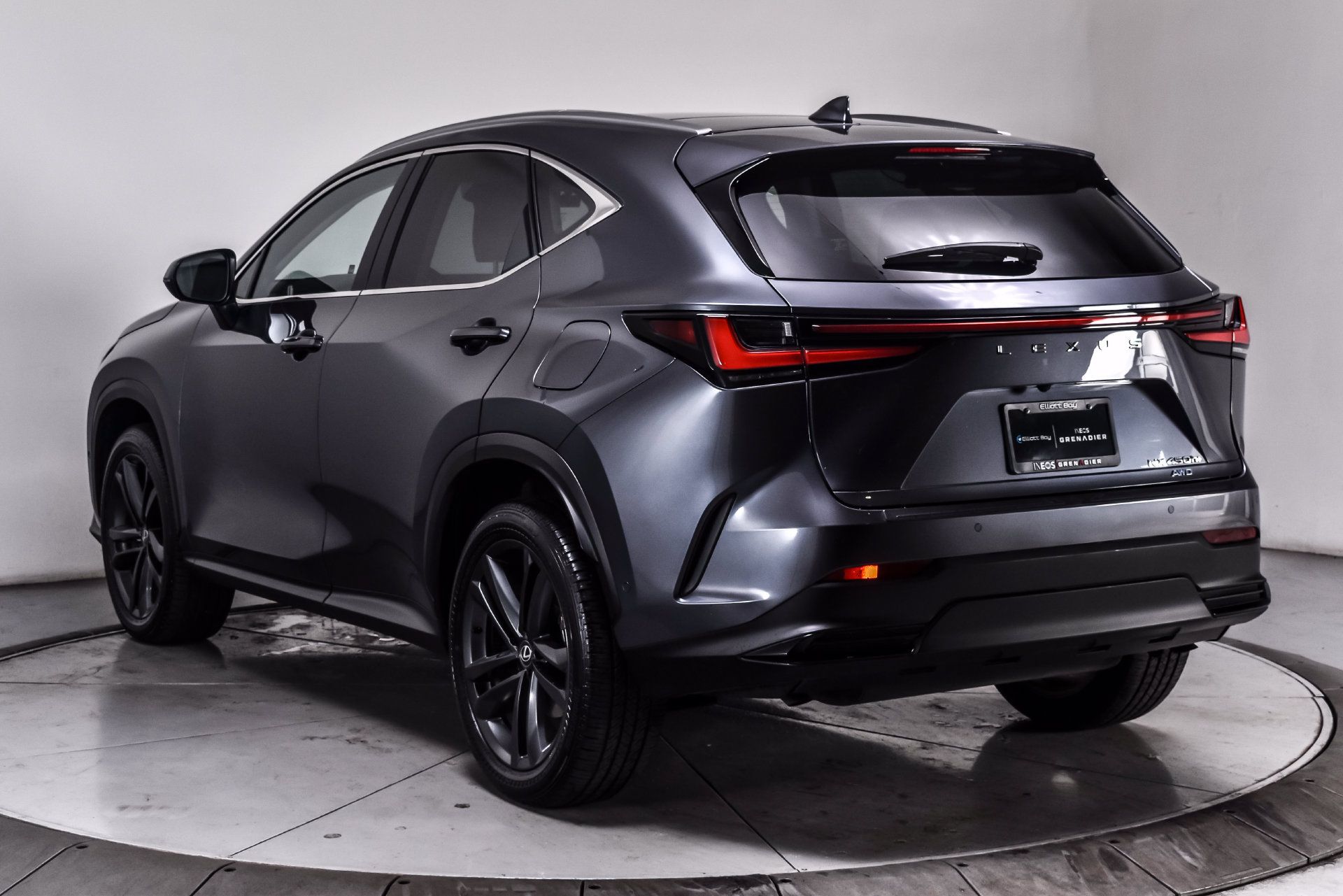 Used 2025 Lexus NX 450h+ AWD w/ Towing Package (2000 Lbs) image 4