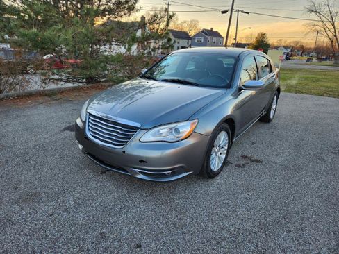 Used 2012 Chrysler 200 Limited image 3