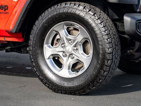 Used 2021 Jeep Gladiator Willys image 7