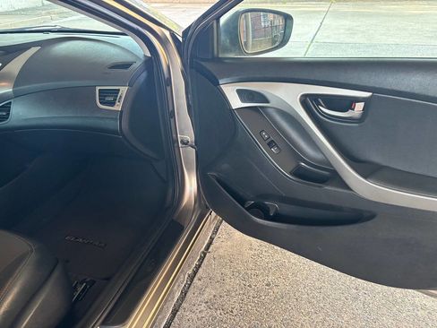 Used 2012 Hyundai Elantra Limited FWD image 22