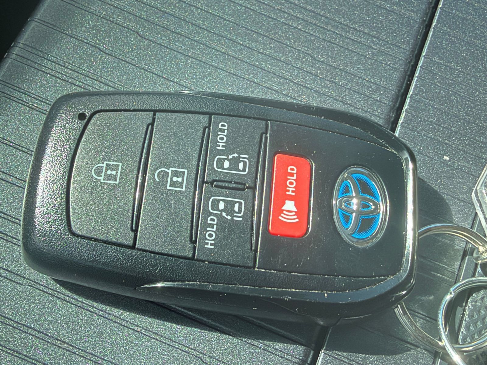 Used 2025 Toyota Sienna XLE FWD image 26