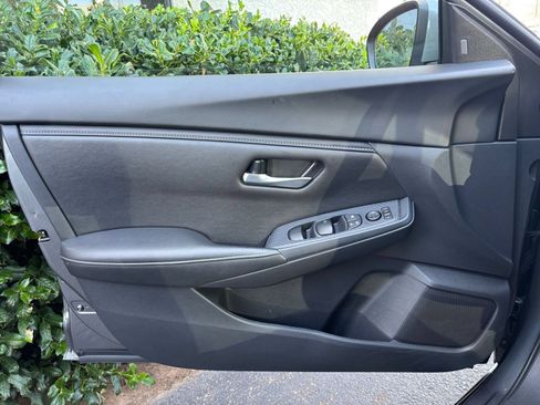 Used 2025 Nissan Sentra SV FWD image 15