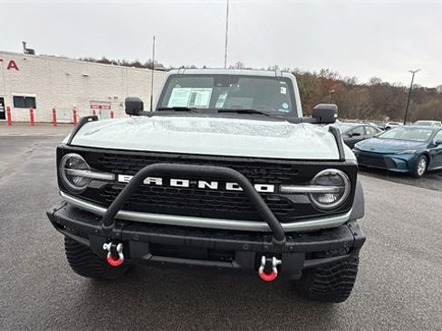 Used 2023 Ford Bronco Wildtrak image 8
