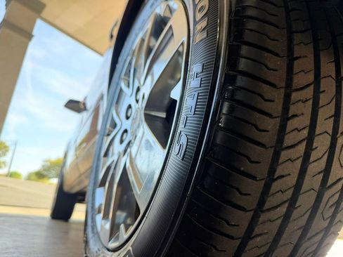 Used 2017 GMC Acadia Limited SLT image 24