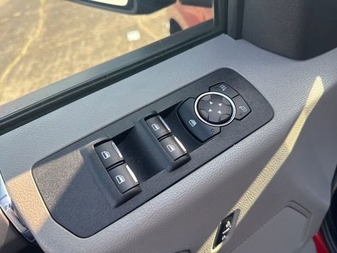 Used 2019 Ford F150 XLT w/ Equipment Group 302A Luxury AWD/4WD image 36