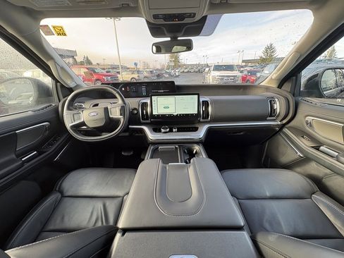 Certified 2025 Ford Expedition Max Platinum image 22