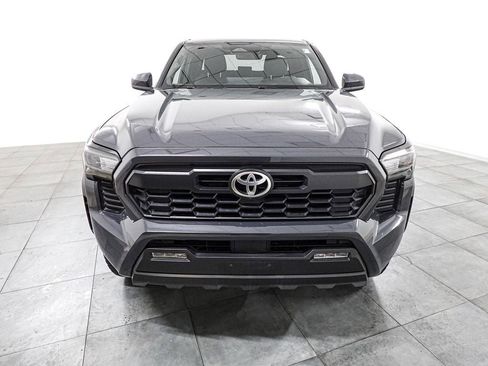 Used 2025 Toyota Tacoma TRD Off-Road image 2