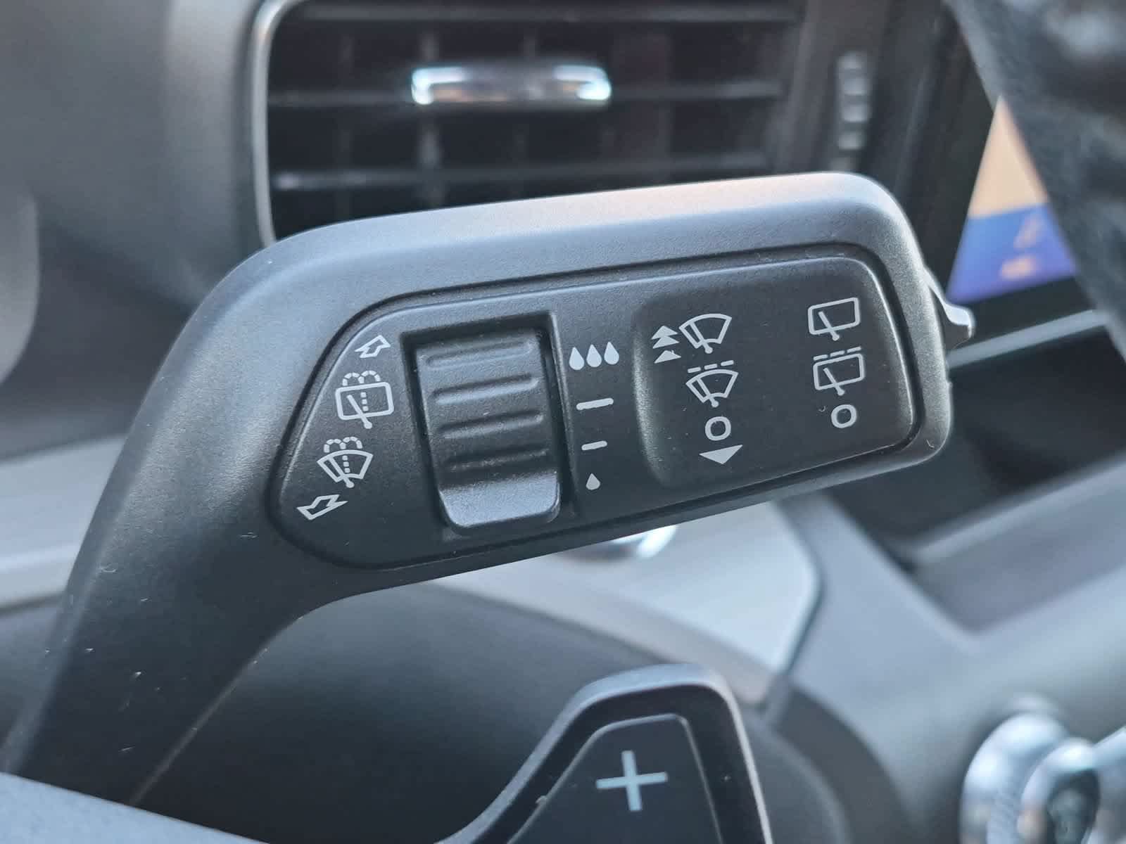 Used 2020 Ford Explorer XLT w/ Equipment Group 202A AWD/4WD image 25