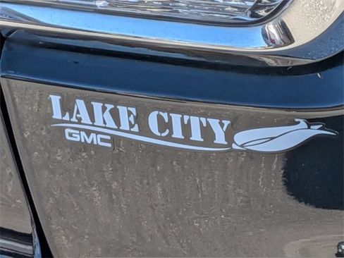 Used 2018 Jeep Grand Cherokee Overland image 12