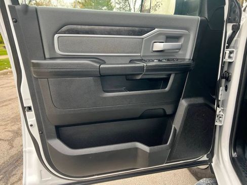 Used 2021 RAM 3500 Big Horn image 10