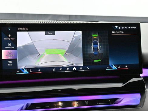 Used 2024 BMW i5 eDrive40i w/ M Sport Package image 25