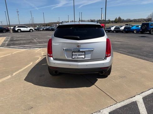 Used 2010 Cadillac SRX Luxury image 5
