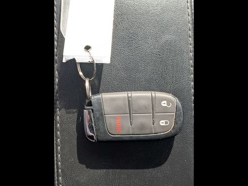 Used 2024 Jeep Compass Latitude AWD/4WD image 32