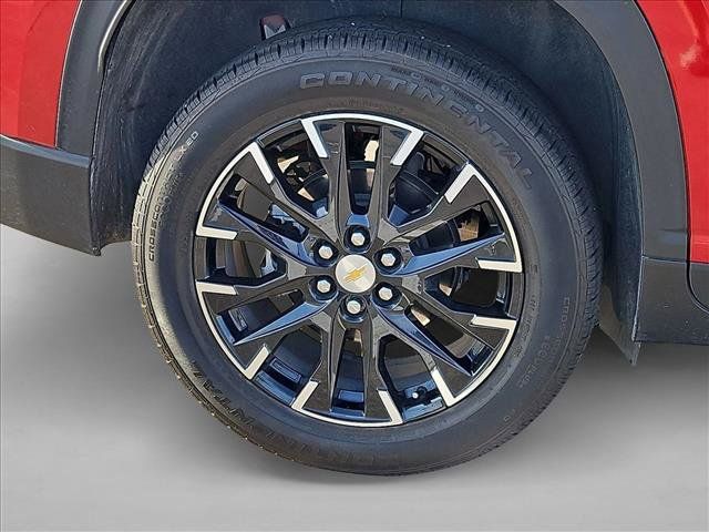 Certified 2025 Chevrolet Traverse LT w/ Sun and Wheel Package FWD image 24