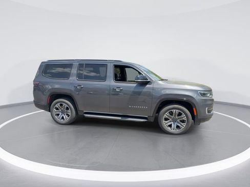 Used 2024 Jeep Wagoneer Series II w/ Flexible Seating Group RWD image 9
