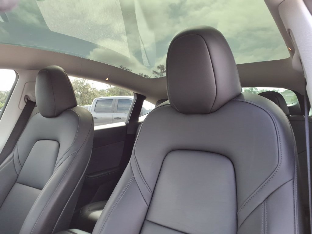 Used 2025 Tesla Model Y Long Range RWD image 27