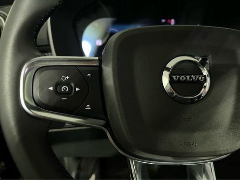 Used 2026 Volvo XC40 B5 Ultra w/ Protection Package Premier image 19