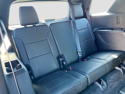 Used 2023 Chevrolet Traverse High Country image 29