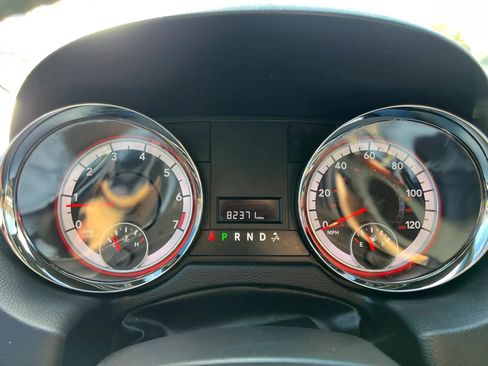 Used 2014 Dodge Grand Caravan SXT w/ UConnect Hands-Free Group FWD image 19