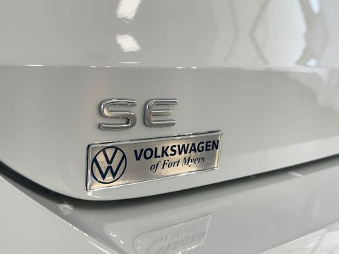 New 2026 Volkswagen Taos SE image 35