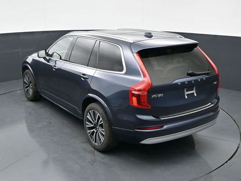 Used 2022 Volvo XC90 T5 Momentum w/ Climate Package image 32