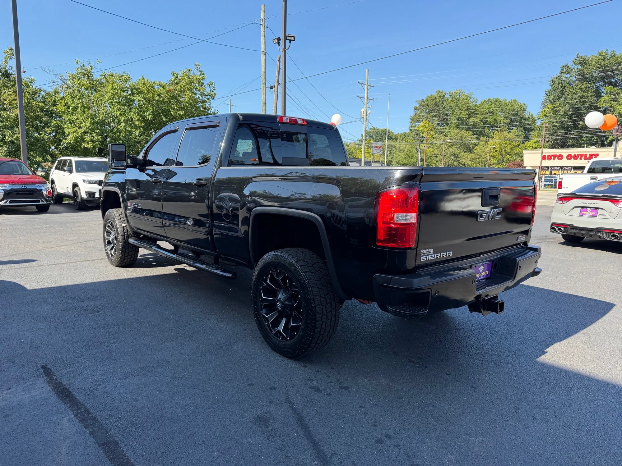 Used 2018 GMC Sierra 2500 SLT w/ All Terrain HD Package AWD/4WD image 3