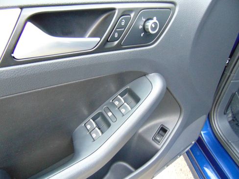 Used 2014 Volkswagen Jetta SE image 8