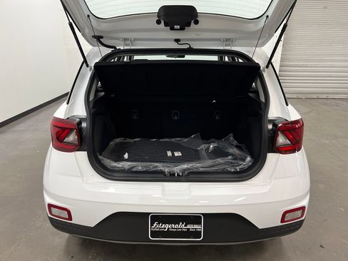 Used 2025 Hyundai Venue SEL FWD image 24