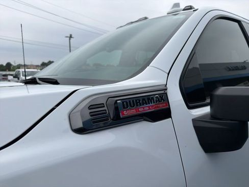 Used 2024 GMC Sierra 2500 AT4 w/ AT4 Premium Plus Package AWD/4WD image 6