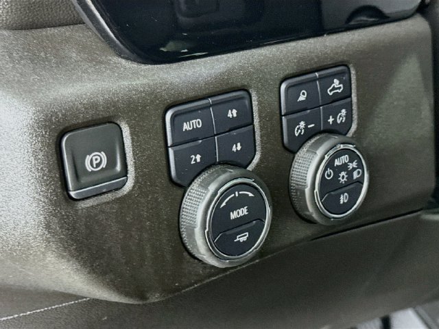 Used 2022 Chevrolet Silverado 1500 LTZ AWD/4WD image 16