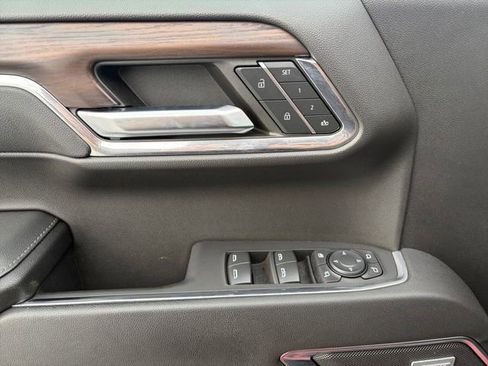 Certified 2024 GMC Sierra 1500 SLT image 4