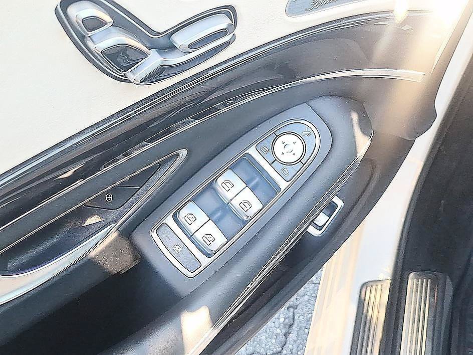 Used 2019 Mercedes-Benz S 560 4MATIC Sedan image 16