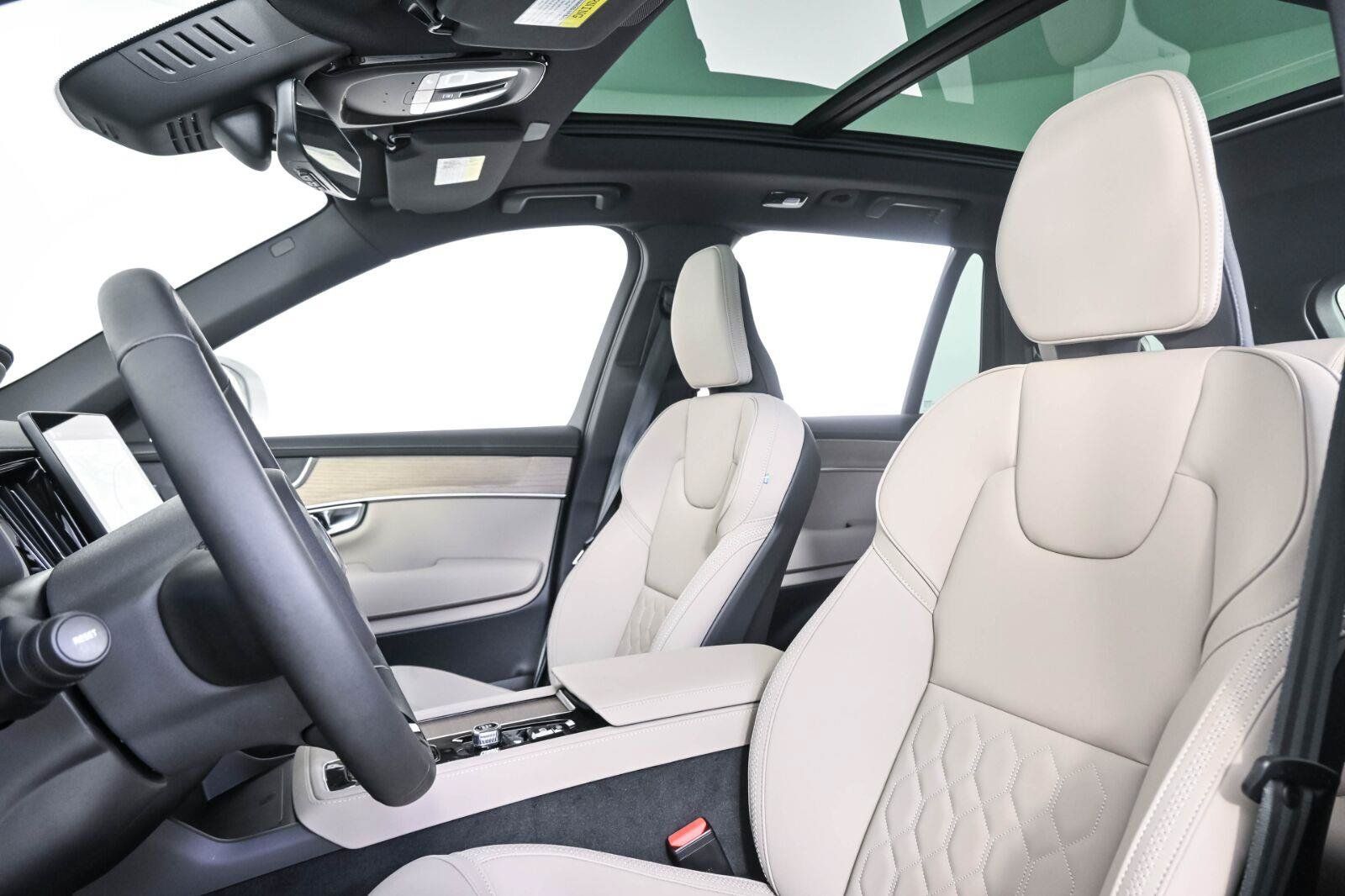 New 2026 Volvo XC90 T8 Core w/ Protection Package Premier AWD/4WD image 5