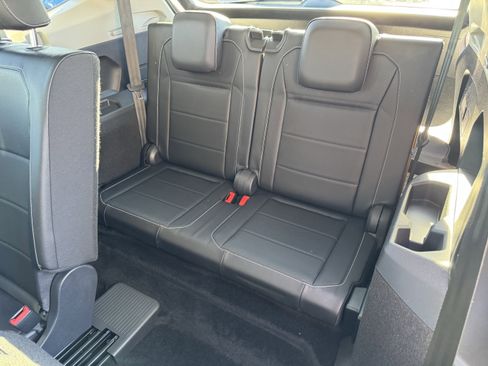 Certified 2021 Volkswagen Tiguan SE w/ Panoramic Sunroof Package image 36