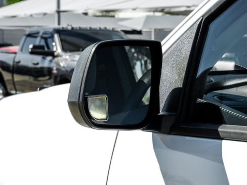 Used 2019 Chevrolet Colorado W/T RWD image 34