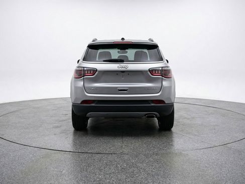 Used 2025 Jeep Compass Trailhawk image 7