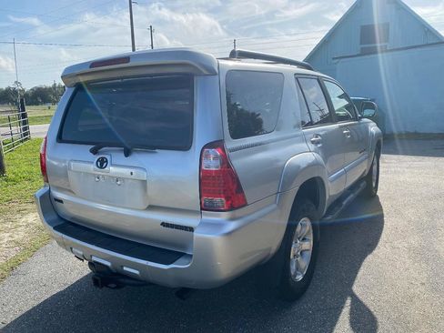 Used 2006 Toyota 4Runner SR5 AWD/4WD image 7