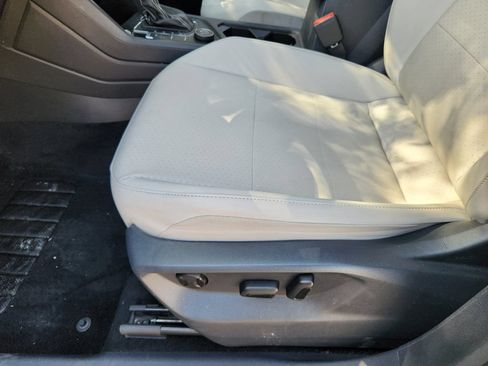 Used 2021 Volkswagen Tiguan SE w/ Panoramic Sunroof Package AWD/4WD image 16