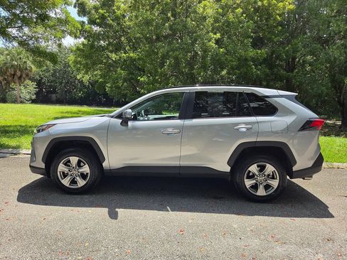 Used 2025 Toyota RAV4 XLE FWD image 4