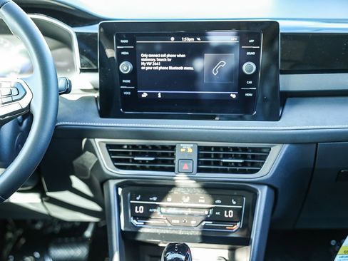 New 2026 Volkswagen Taos SE image 22