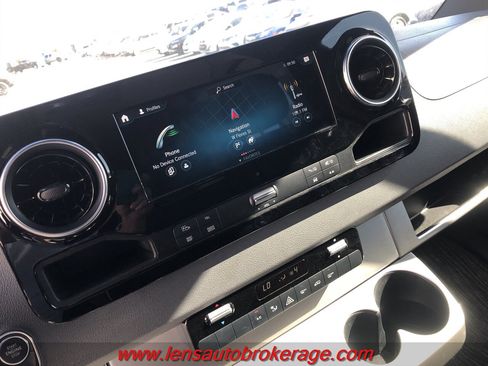 Used 2020 Mercedes-Benz Sprinter 2500 image 14