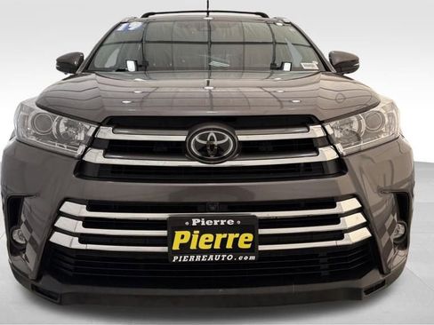 Used 2019 Toyota Highlander AWD V6 image 7