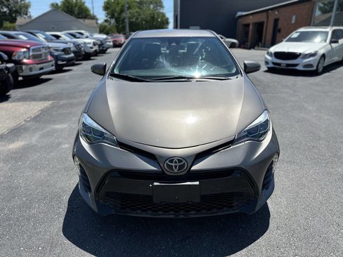Used 2019 Toyota Corolla SE FWD image 2