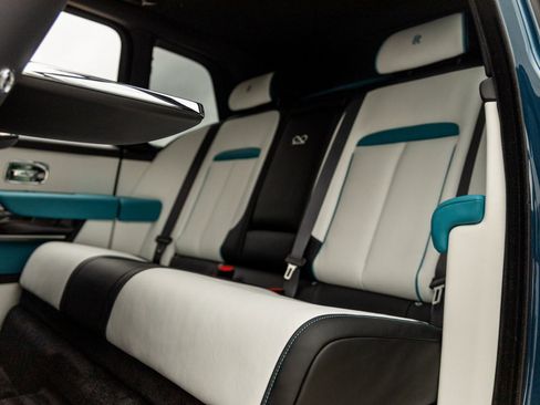 New 2026 Rolls-Royce Cullinan Black Badge image 33