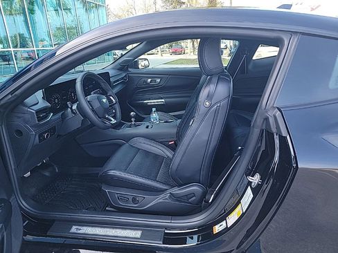 Used 2025 Ford Mustang GT Premium image 4