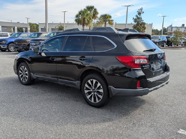 Used 2017 Subaru Outback 3.6R Limited AWD/4WD image 5